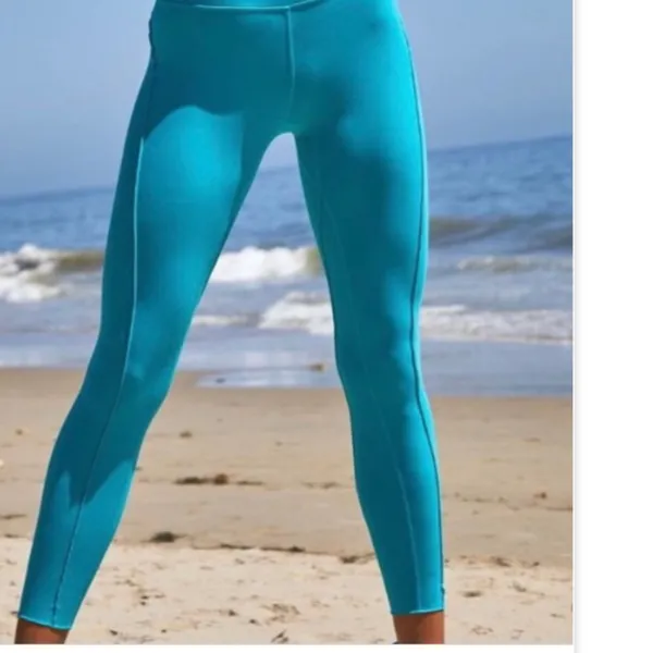 Free People Hearts Aflutter HR leggings in waves waters sz medium - Image 3