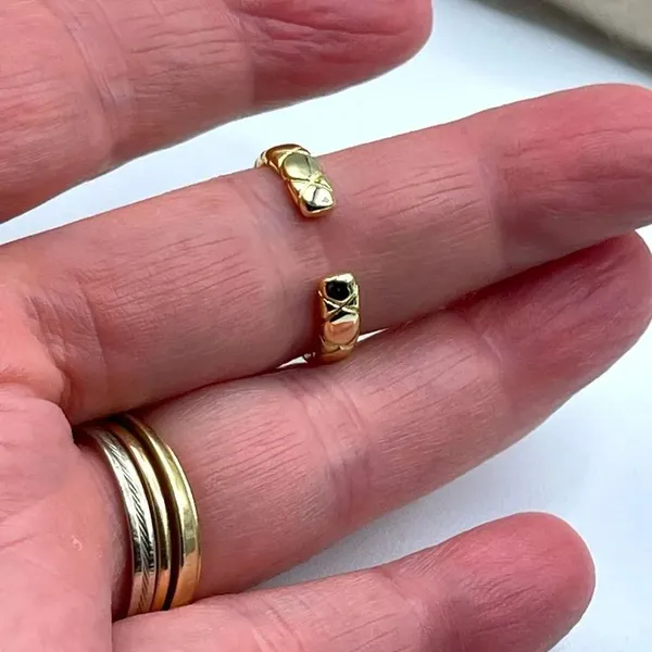 14K plated sterling silver size 8 simple X pattern ring. Gold - Image 5