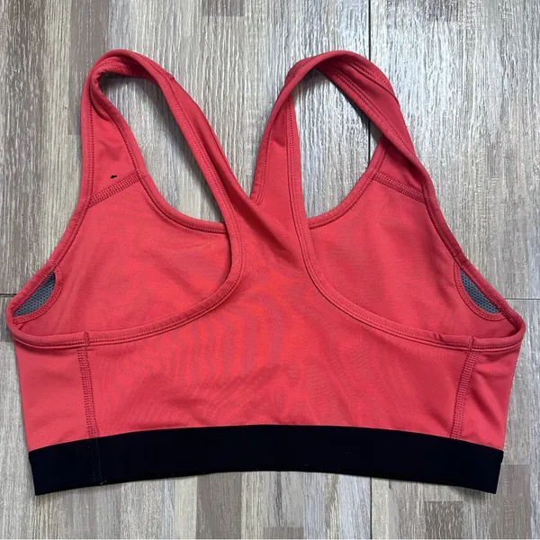 Nike Women's Vibrant Coral Sports Bra Size Medium - Image 4