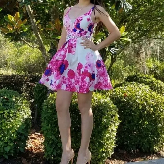Floral Dress Pink Size 4 - Image 5