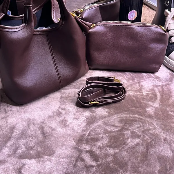 Elegant Brown Leather Women's Bag - Image 6