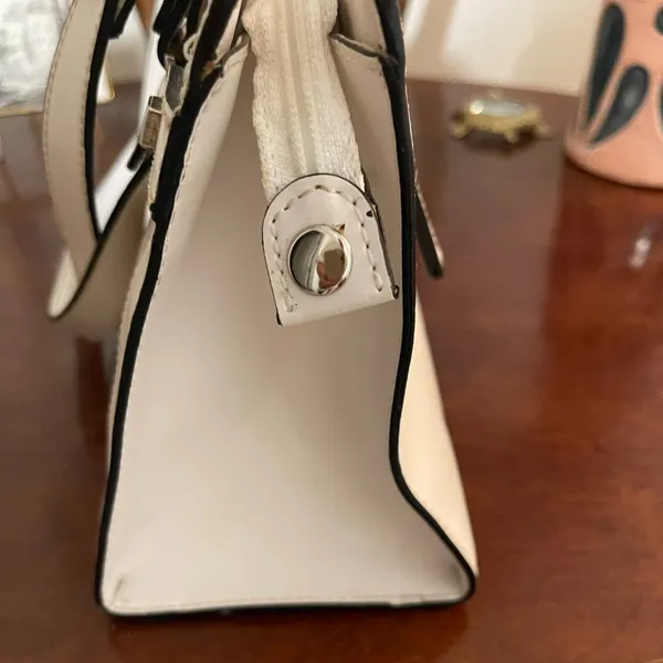 Vintage Y2K Guess White Shoulder Bag with Silver Details Satchel PU - Image 11