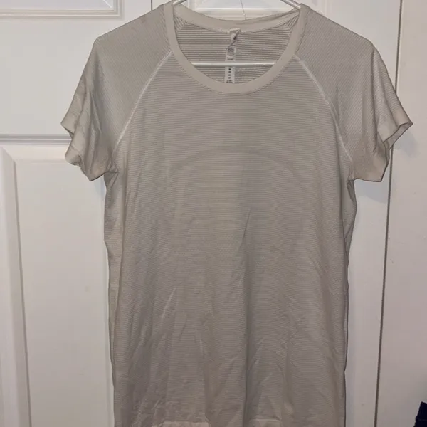 White lululemon swiftly - Image 3
