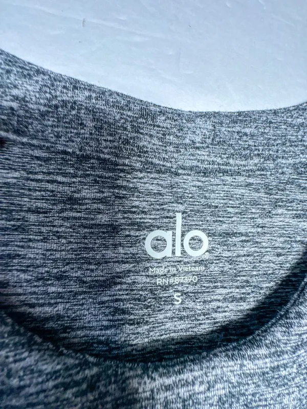 Alo Yoga Alloy Heather Mantra Long Sleeve Top Small Cutout Thumbholes Activewear - Image 3