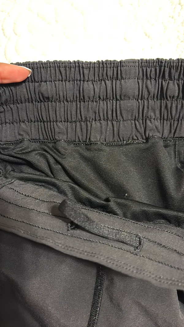 Lululemon Hotty Hot Shorts 2.5" - Image 4