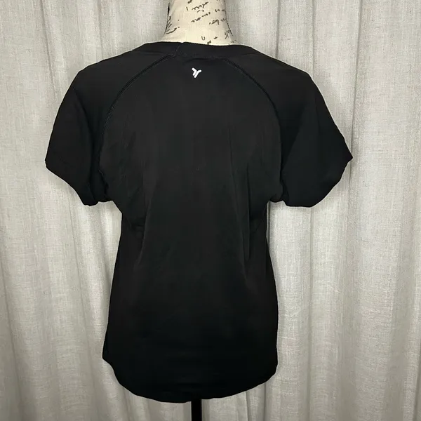 Women's XL Old Navy Fluid Seamless Fitted T-Shirt - Image 4