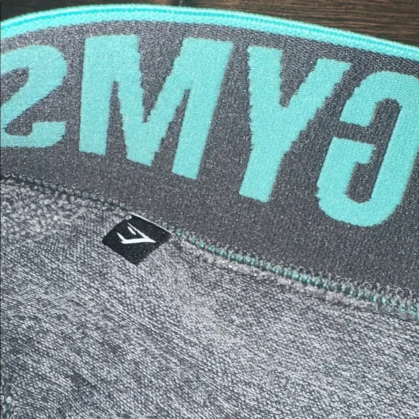 Gymshark Heather Gray athletic Shorts with Aqua Waistband size xsmall - Image 3