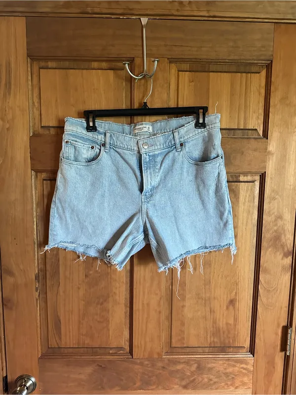 Abercrombie & Fitch Light Blue Denim Cutoff Shorts Size 34 14 low rise 90s - Image 2