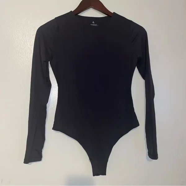 PUMIEY M Women's Crew Neck Long Sleeve Bodysuit Sexy Tops Sharp Collection - Image 2