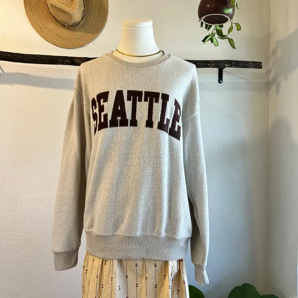Seattle Washington Comfy Oversized Crewneck Sweatshirt Size Medium Unisex - Image 3