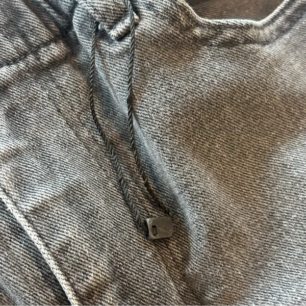 EXPRESS Women’s Black Wash‎ Super High Rise Mom Jean Size 10 - Image 13