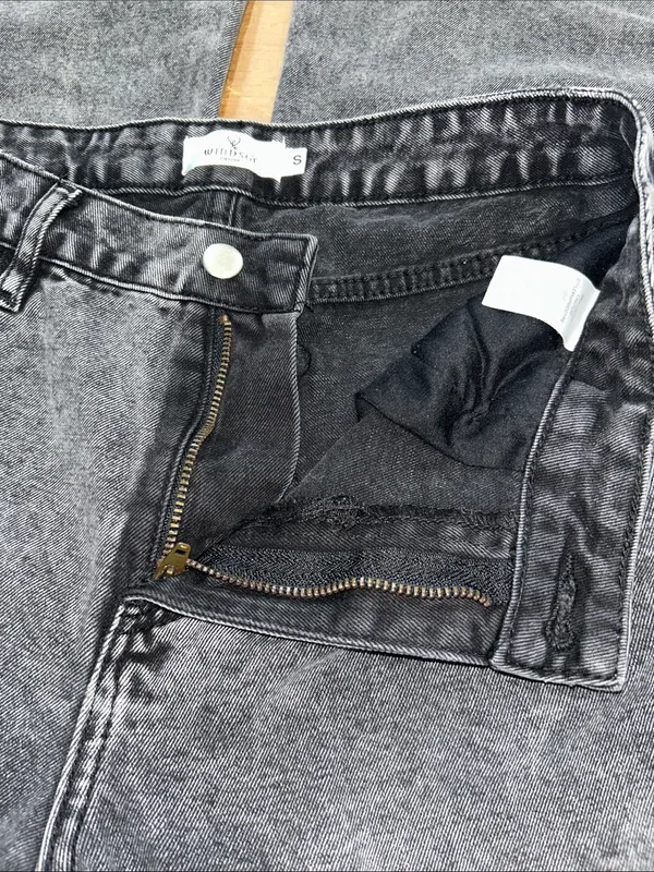 Windsor Grey Acid-Wash Wide Leg Jeans Size Small - Image 6
