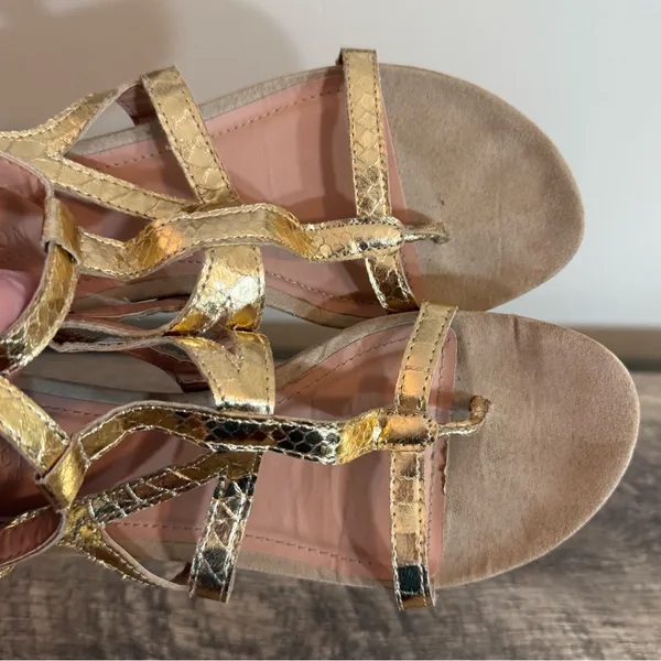 Kenneth Cole Reaction Strappy Gold Sandals Women’s Size 9 Double Buckle - Image 10