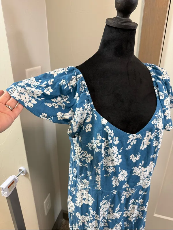 Old‎ Navy Maxi Dress Square V-Neck Blue Floral Smocked Flutter Sleeve Rayon XL - Image 3