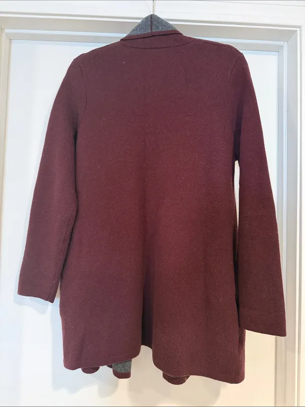 Ann Taylor Reversible Open-Front Cardigan in Burgundy and Gray - Image 5