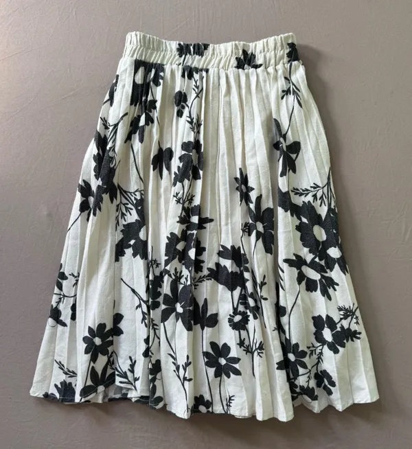 Alitsa Floral Pleated Midi Skirt - Image 2