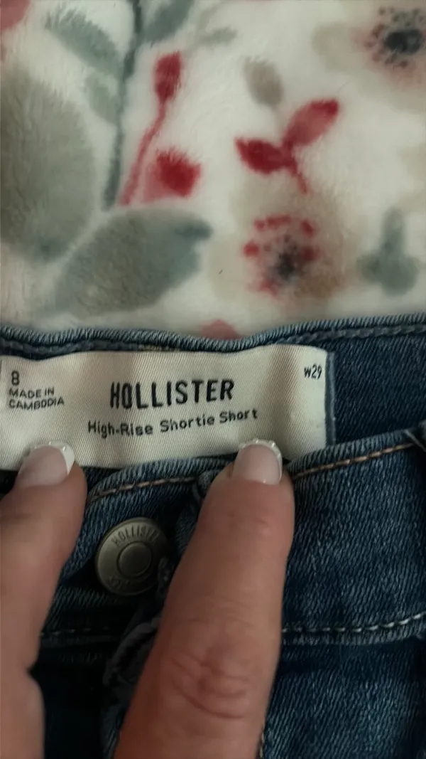 Hollister high rise shortie shorts - Image 2