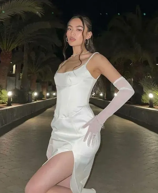 House Of CB Casimira White Corseted Satin Midi Dress. Size Medium - Image 5