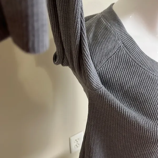 Hollister Gray Long Sleeve Shirt - Image 10