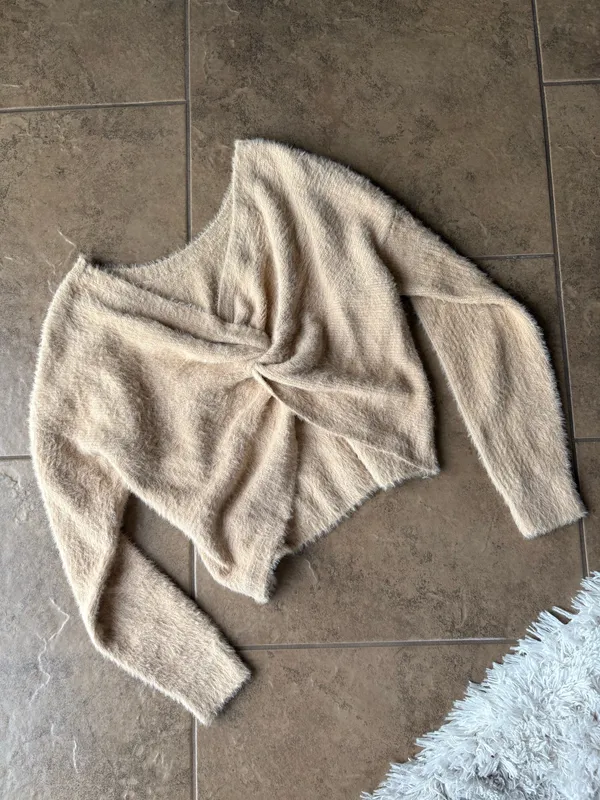 Hollister Reversible Cream Knot Sweater - Image 2