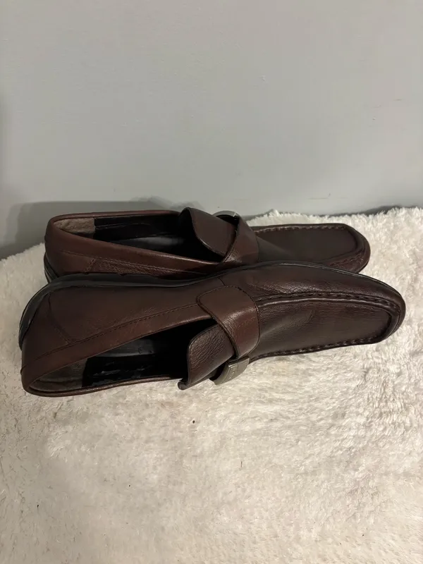 Calvin Klein slip on loafer all leather with emblem to side chocolate brown sz 8.5 casual or business  - Image 5