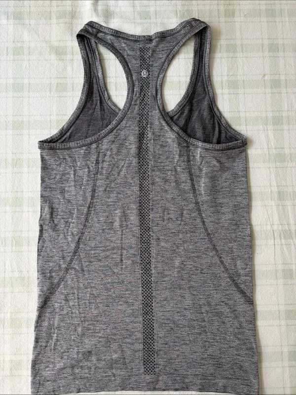 Lululemon Women’s Gray Racerback Active Tank Top - Image 5