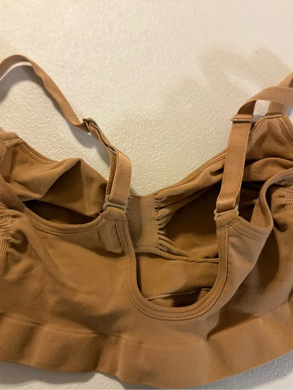 SKIMS seamless sculpting bralette distinctive ruched cup detailing tan large - Image 2