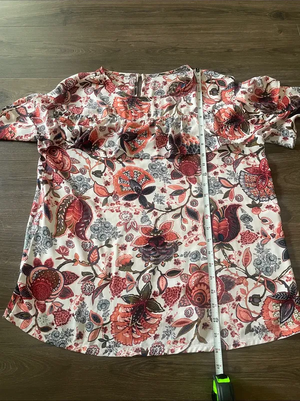 LOFT Short-Sleeve Floral Ruffle Blouse - Cream w/ Maroon & Blue Patterns Large - Image 3