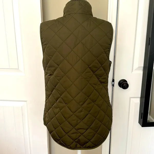 Old Navy ARMY GREEN PUFFER - Image 4