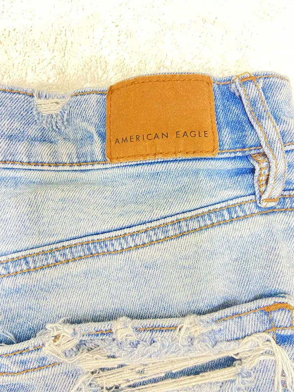 American Eagle Outfitters blue denim shorts #americaneagle #denim - Image 4