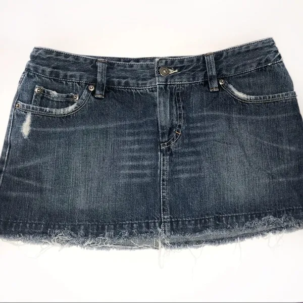 American Eagle Y2K Bella swan vintage sz 6 mini skirt - Image 2