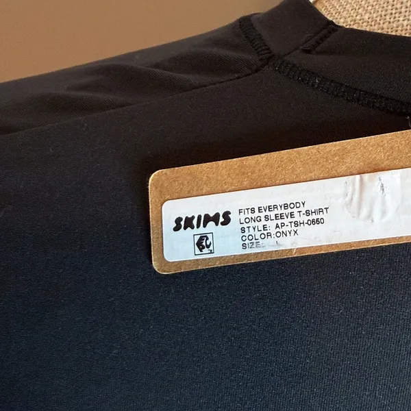 NWT Skims Fits Everybody Long Sleeve T-Shirt - Image 5