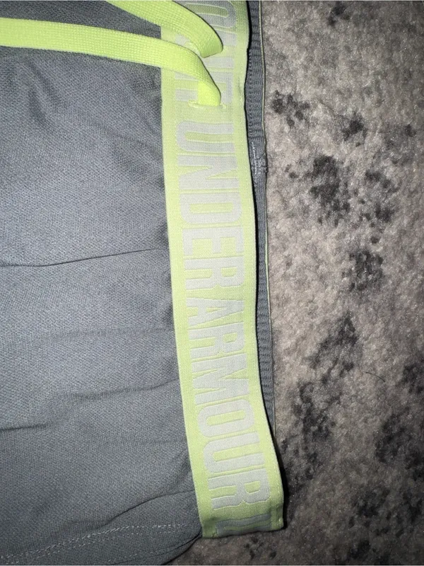 Under Armour HeatGear Shorts Womens Medium Loose Gray Neon Green Running Workout - Image 4