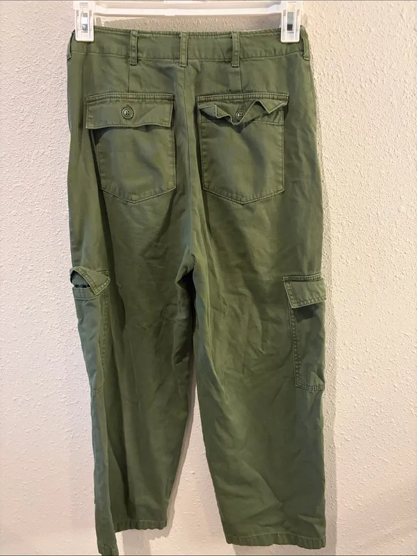Universal Thread Green Cargo Pants with Button Fly - Image 4