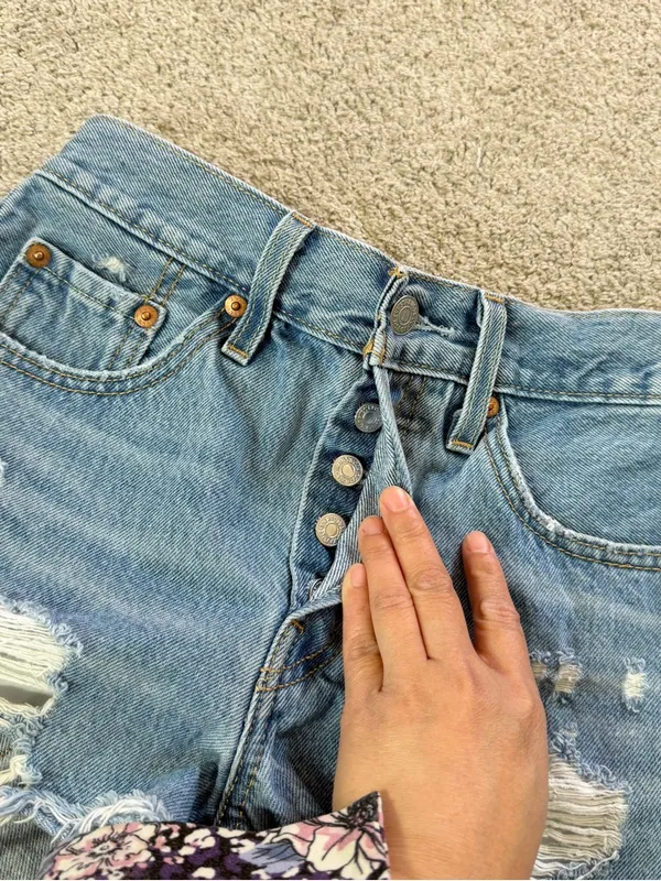 Levi’s Women’s 501 Original Fit High Rise Jean Short Distressed in Med Wash 24 - Image 5