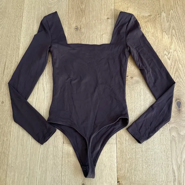 Babaton Long Sleeve Bodysuit Contour Size XS Brown - Image 4
