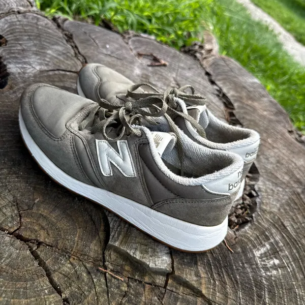 New Balance 420 women sneakers shoes size 7 - Image 5