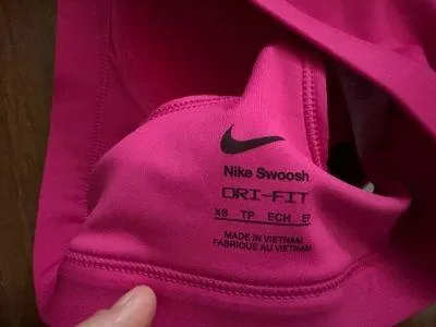 Nike Swoosh Sports Bra Women’s - Image 3