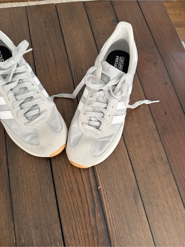 Title: adidas Women’s Run 70s 2.0 Sneakers Size 11 Light Gray Athletic Shoes - Image 6