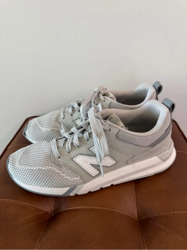 New Balance 009 V1 Light Cliff Gray/White Women’s Size 8.5 Sneakers - Image 5