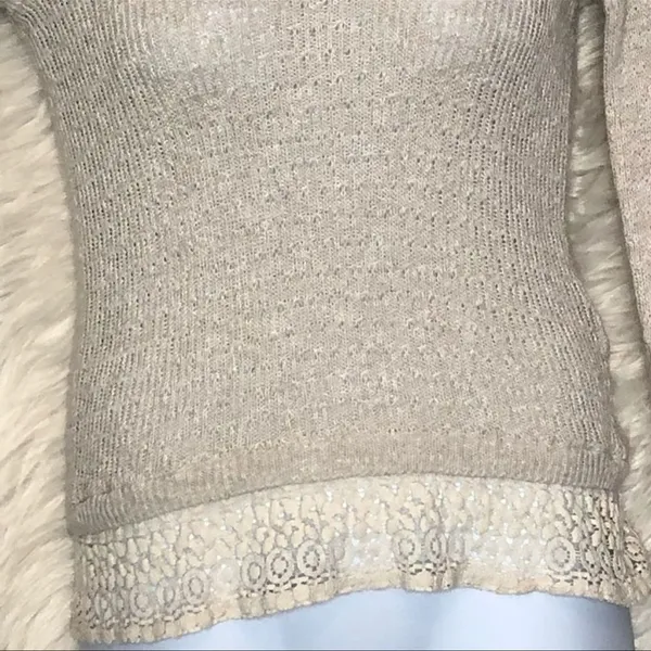 Hollister Oatmeal Lace Trim Sweater XS Lightweight Crewneck - Image 5