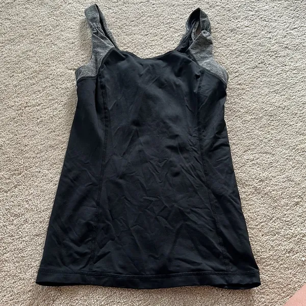 Lululemon back‎ and gray tank top size 4 - Image 5