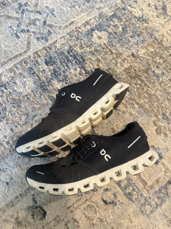 On Cloud Shoes - Image 3