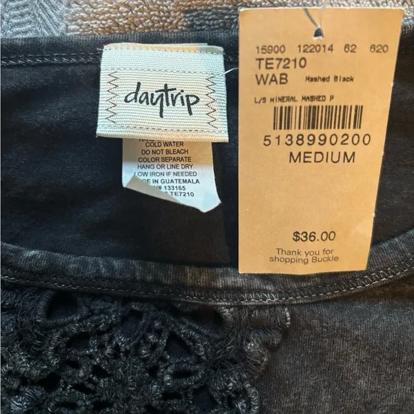 NWT Daytrip by Buckle Mineral Washed Crochet Shirt - Image 8