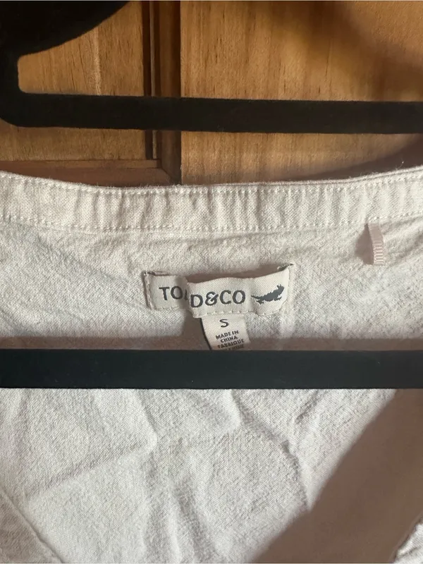 Toad&Co Cream hemp Sleeveless Button - Image 4