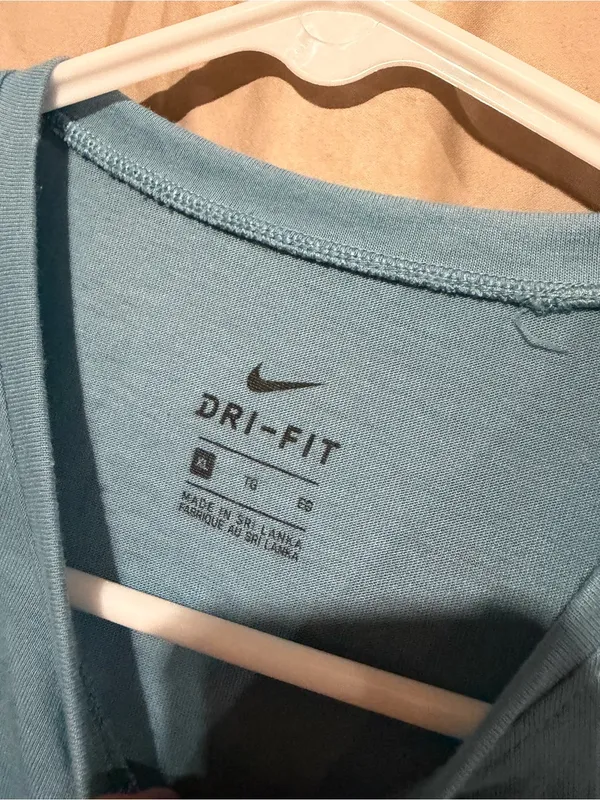 Nike tank top - Image 2