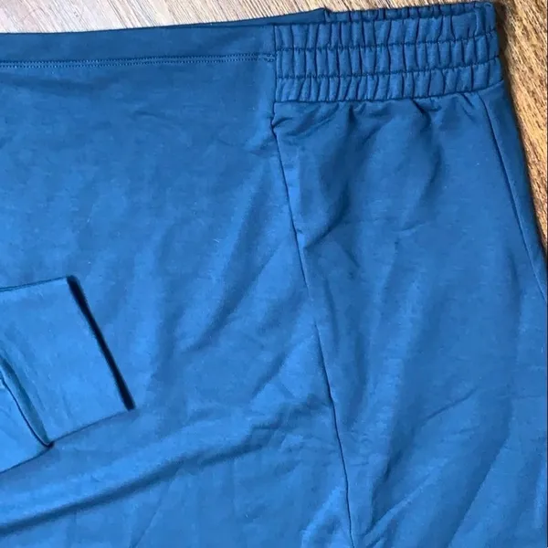 NWOT Fabletics Julie Dolman Sleeve Crew Sweatshirt - Image 5