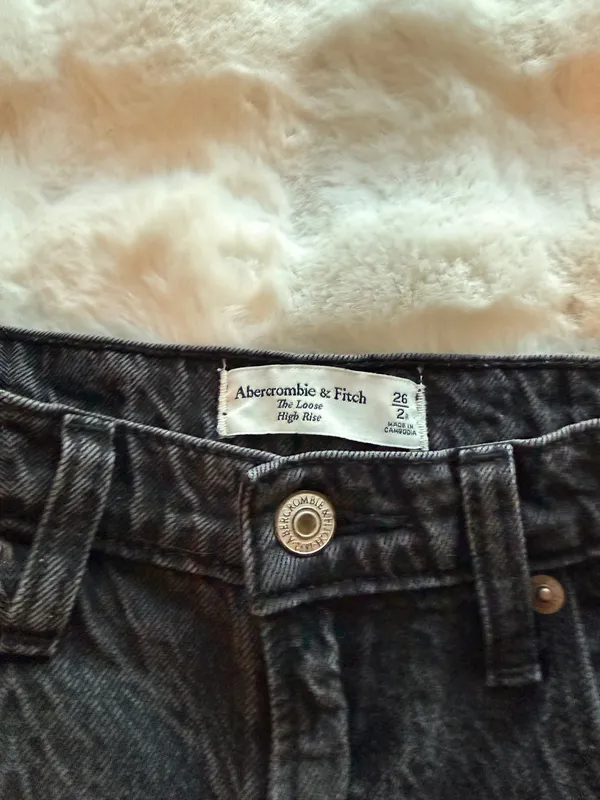Abercrombie and Fitch the loose high rise black jeans - Image 2