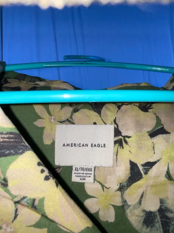 American Eagle Hawaiian Top Crop - Image 3