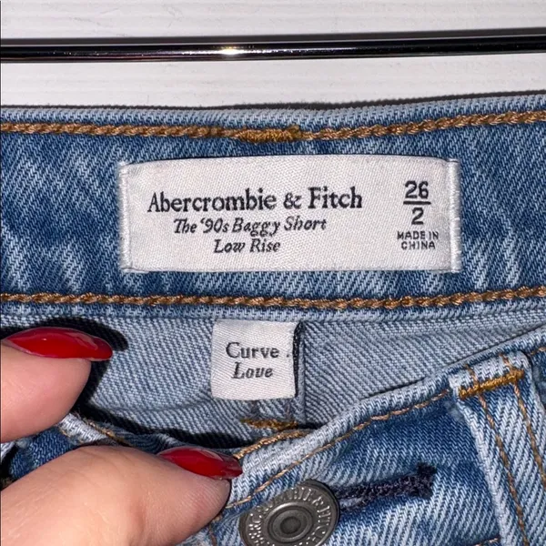 Abercrombie & Fitch The 90’s Baggy Low Rise Curve Love Jean Short Blue Size 2 26 - Image 4